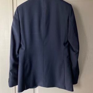 Men’s navy suit jacket